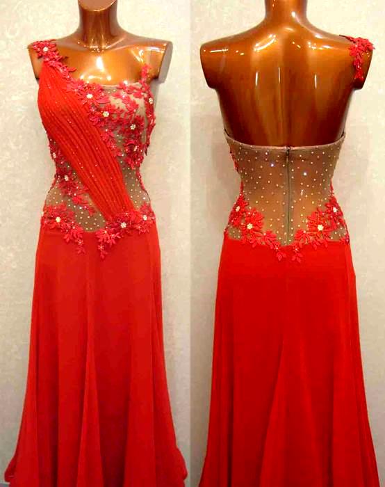 Платье стандарт Юн-2 "Красные цветы" Прокат-550 грн.